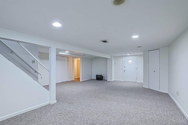 181 Ireland Avenue, Greenhills, OH 45218