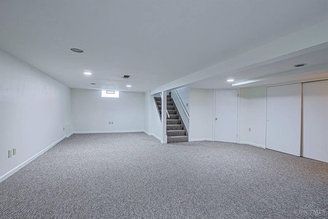 181 Ireland Avenue, Greenhills, OH 45218