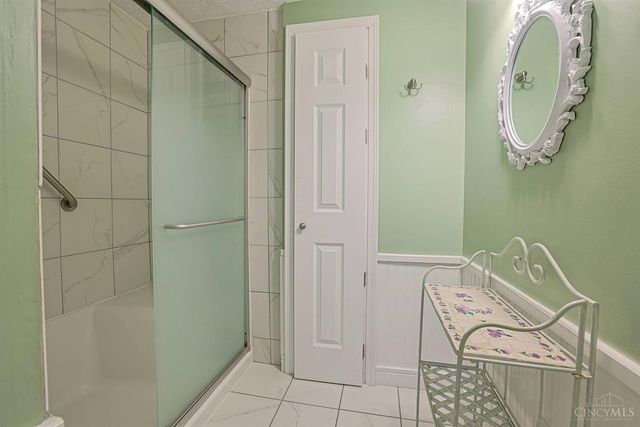 181 Ireland Avenue, Greenhills, OH 45218