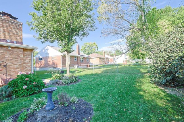181 Ireland Avenue, Greenhills, OH 45218