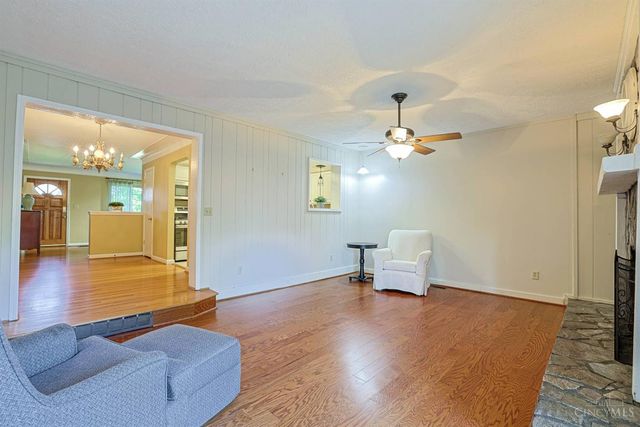 181 Ireland Avenue, Greenhills, OH 45218