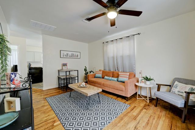 220 Caplin Street, Houston, TX 77022