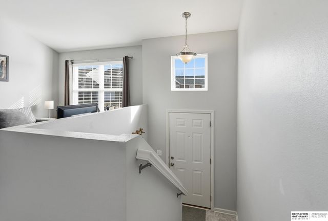 6958 N 88th Avenue, Omaha, NE 68122