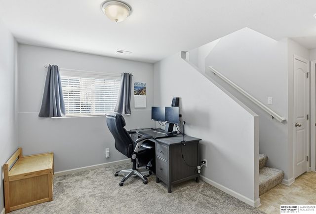 6958 N 88th Avenue, Omaha, NE 68122