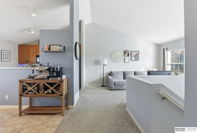 6958 N 88th Avenue, Omaha, NE 68122