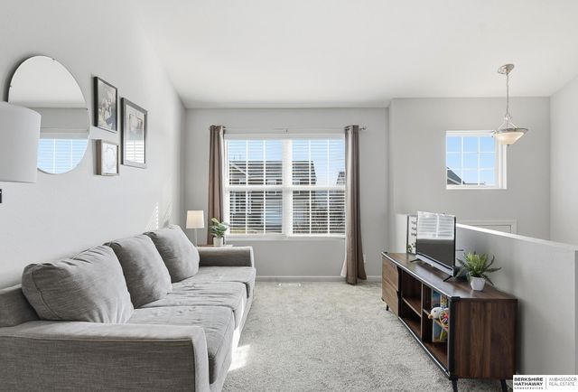 6958 N 88th Avenue, Omaha, NE 68122