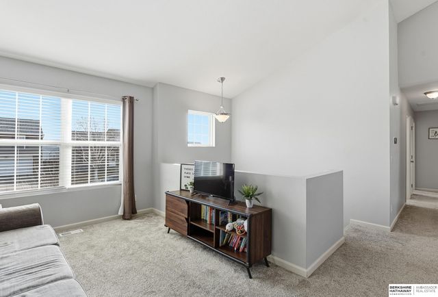 6958 N 88th Avenue, Omaha, NE 68122