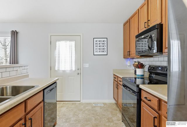 6958 N 88th Avenue, Omaha, NE 68122