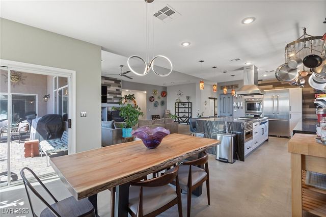 10596 Refugio Street, Las Vegas, NV 89141