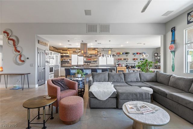 10596 Refugio Street, Las Vegas, NV 89141