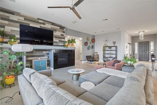 10596 Refugio Street, Las Vegas, NV 89141