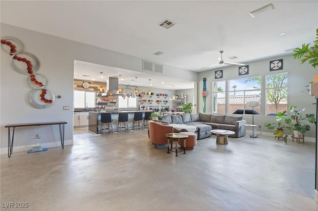 10596 Refugio Street, Las Vegas, NV 89141