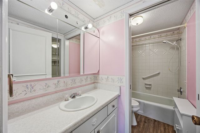 150 Thompson Drive SE 216, Cedar Rapids, IA 52403