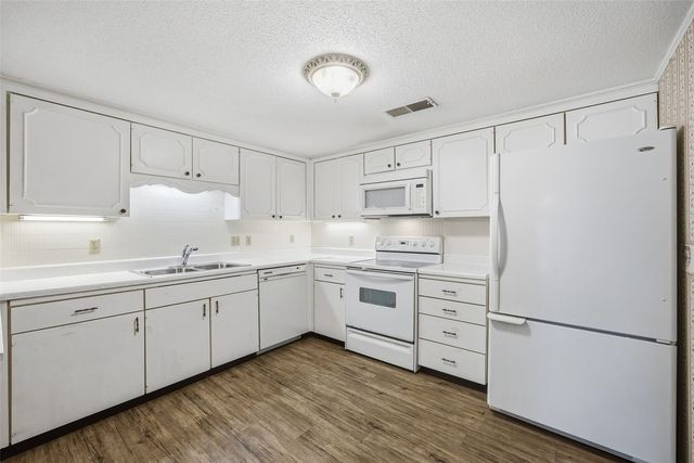 150 Thompson Drive SE 216, Cedar Rapids, IA 52403