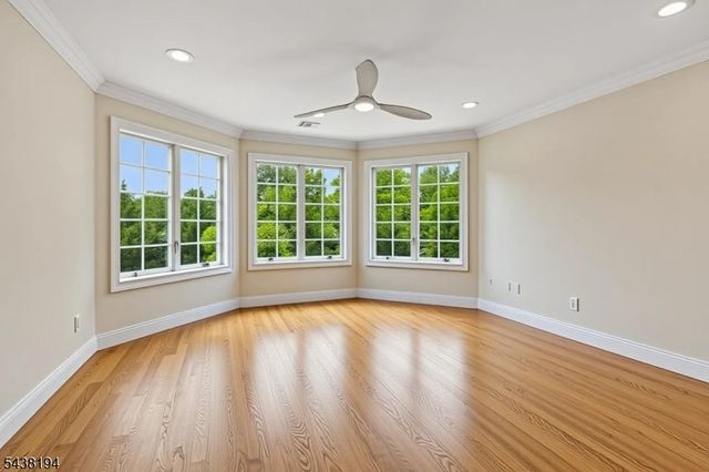 2 Arianna Ct, East Hanover Twp., NJ 07936