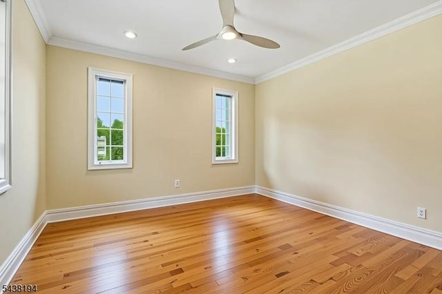 2 Arianna Ct, East Hanover Twp., NJ 07936