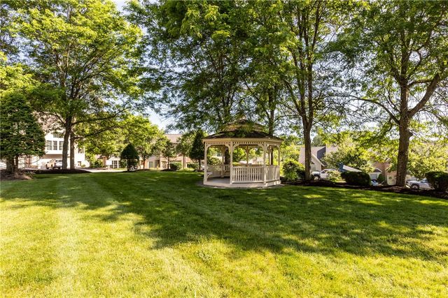 402 Berrington Ct, Bethel Park, PA 15102