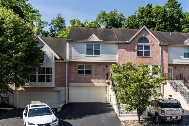 402 Berrington Ct, Bethel Park, PA 15102