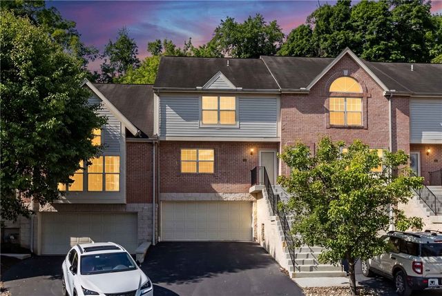 402 Berrington Ct, Bethel Park, PA 15102