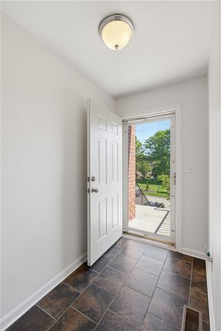 402 Berrington Ct, Bethel Park, PA 15102