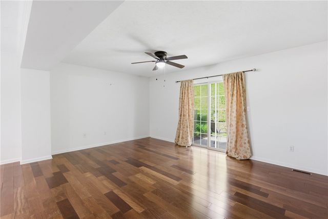 402 Berrington Ct, Bethel Park, PA 15102