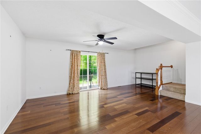 402 Berrington Ct, Bethel Park, PA 15102