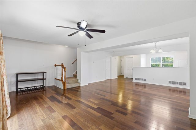 402 Berrington Ct, Bethel Park, PA 15102