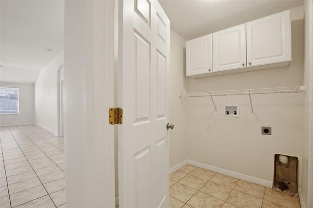 9827 WHITE BARN WAY, Riverview, FL 33569