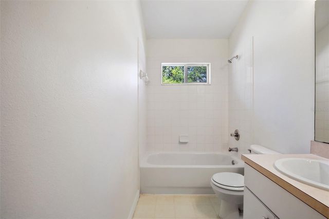 9827 WHITE BARN WAY, Riverview, FL 33569