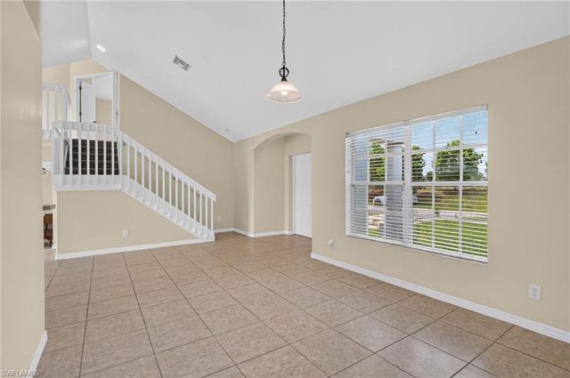 523 25th LN, Cape Coral, FL 33904