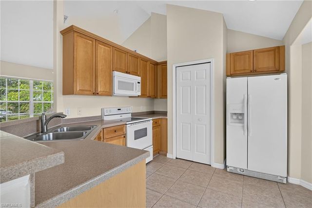 523 25th LN, Cape Coral, FL 33904