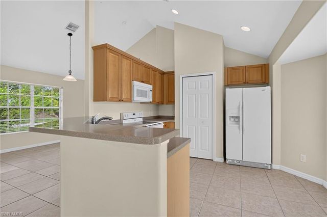 523 25th LN, Cape Coral, FL 33904