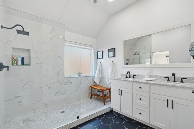 840 Forest Hollow Drive, Hurst, TX 76053