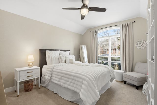 840 Forest Hollow Drive, Hurst, TX 76053