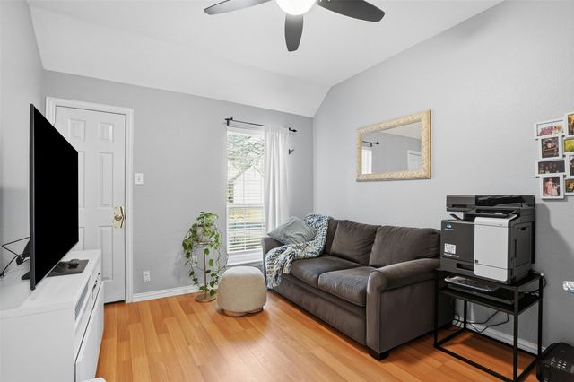 840 Forest Hollow Drive, Hurst, TX 76053