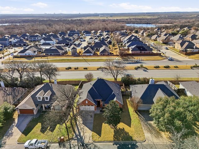 840 Forest Hollow Drive, Hurst, TX 76053