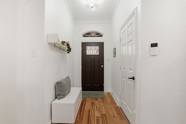 840 Forest Hollow Drive, Hurst, TX 76053