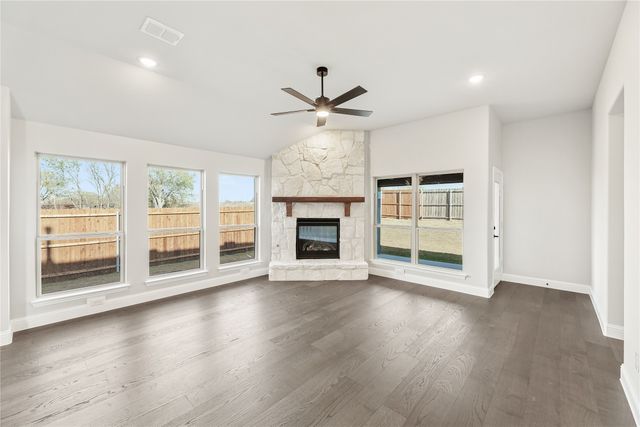 9 Grouse Circle, Sanger, TX 76266