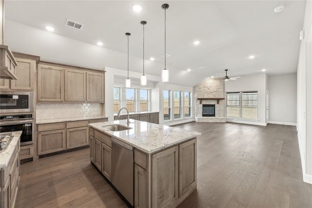 9 Grouse Circle, Sanger, TX 76266