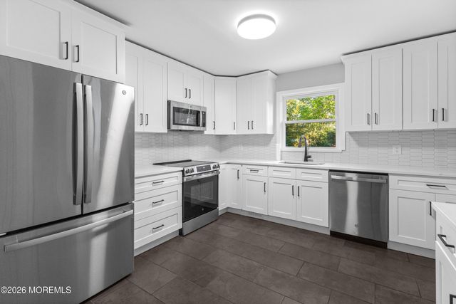 101 Lettau Drive, Spotswood, NJ 08884