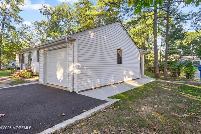 101 Lettau Drive, Spotswood, NJ 08884