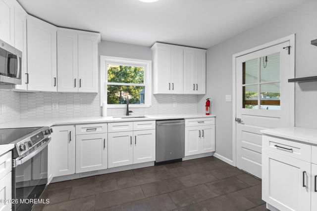 101 Lettau Drive, Spotswood, NJ 08884