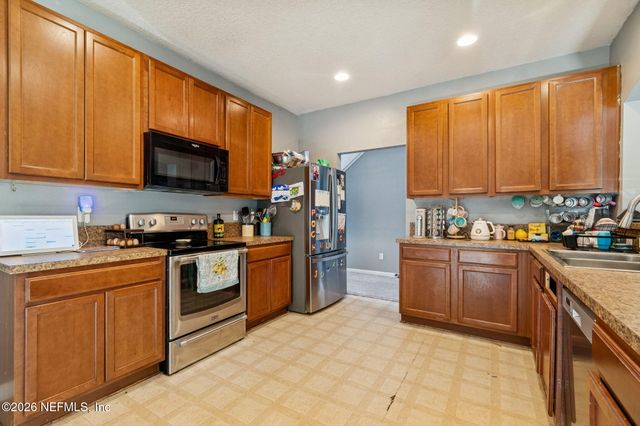 13687 DEVAN LEE Drive N, Jacksonville, FL 32226