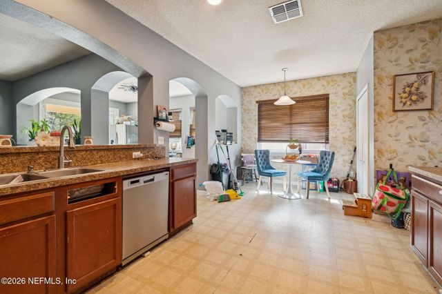 13687 DEVAN LEE Drive N, Jacksonville, FL 32226