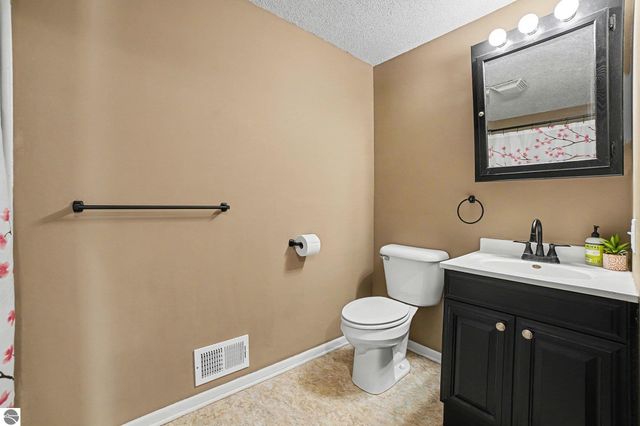 5165 Silverberry Drive, Mt Pleasant, MI 48858