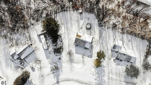 5165 Silverberry Drive, Mt Pleasant, MI 48858