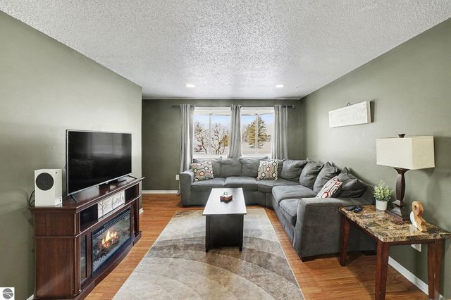 5165 Silverberry Drive, Mt Pleasant, MI 48858