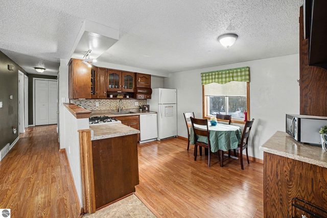 5165 Silverberry Drive, Mt Pleasant, MI 48858