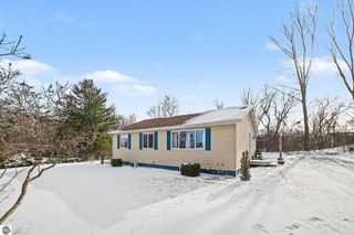 5165 Silverberry Drive, Mt Pleasant, MI 48858