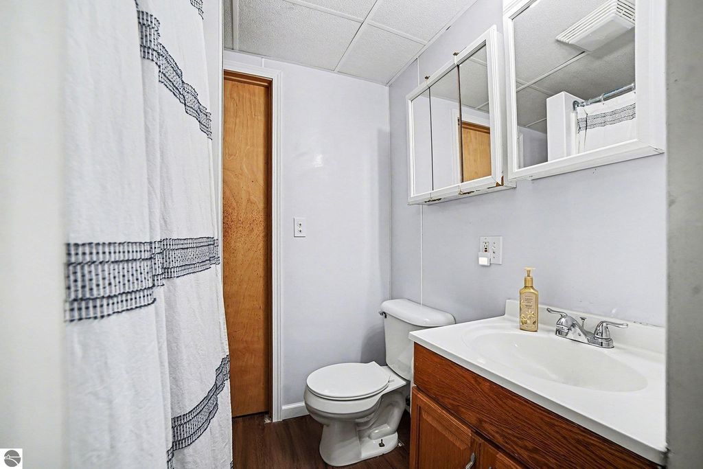 Image 18 of property listing at 5165 Silverberry Drive, Mt Pleasant, MI 48858